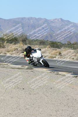 media/Dec-04-2025-Racers Edge (Thu) [[5ebc9f124d]]/3-B Group/3-Session 2 (Turn 7 Inside)/